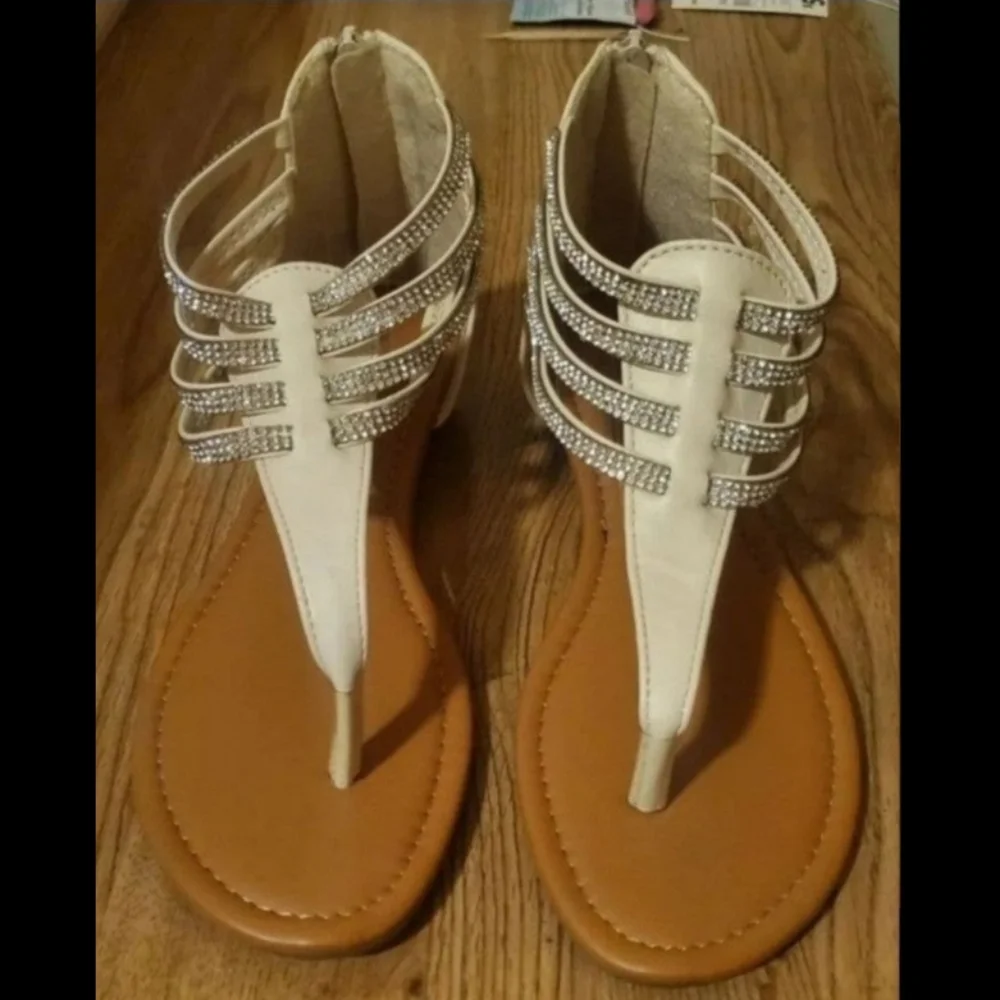 ♥︎New Rhinestone Sandals♥︎ - Picture 10 of 10